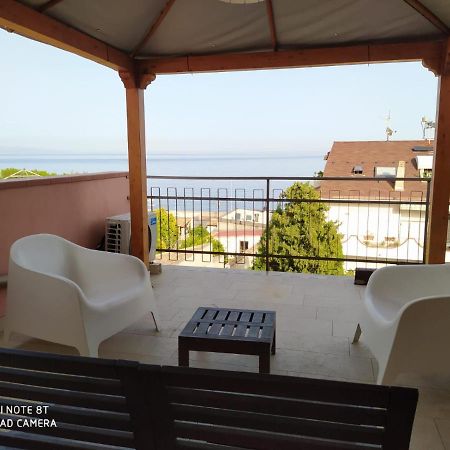 Pozzo Lazzaro Apartments Santa Teresa Di Riva Exterior foto