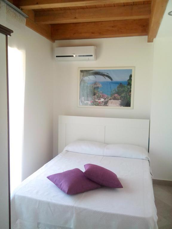 Pozzo Lazzaro Apartments Santa Teresa Di Riva Quarto foto