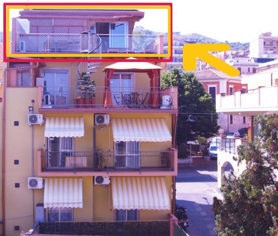 Pozzo Lazzaro Apartments Santa Teresa Di Riva Exterior foto